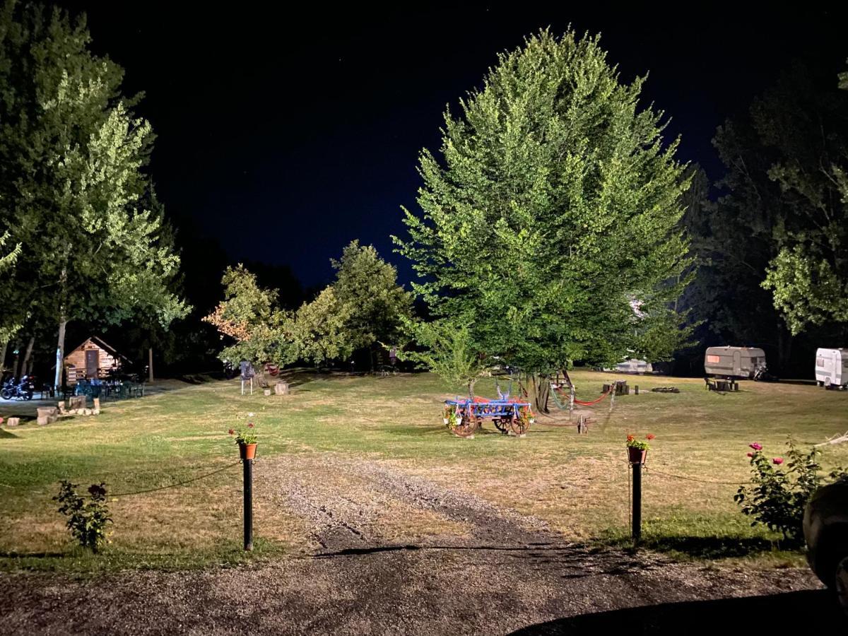 Camping Dragoske Ciofrîngeni 外观 照片